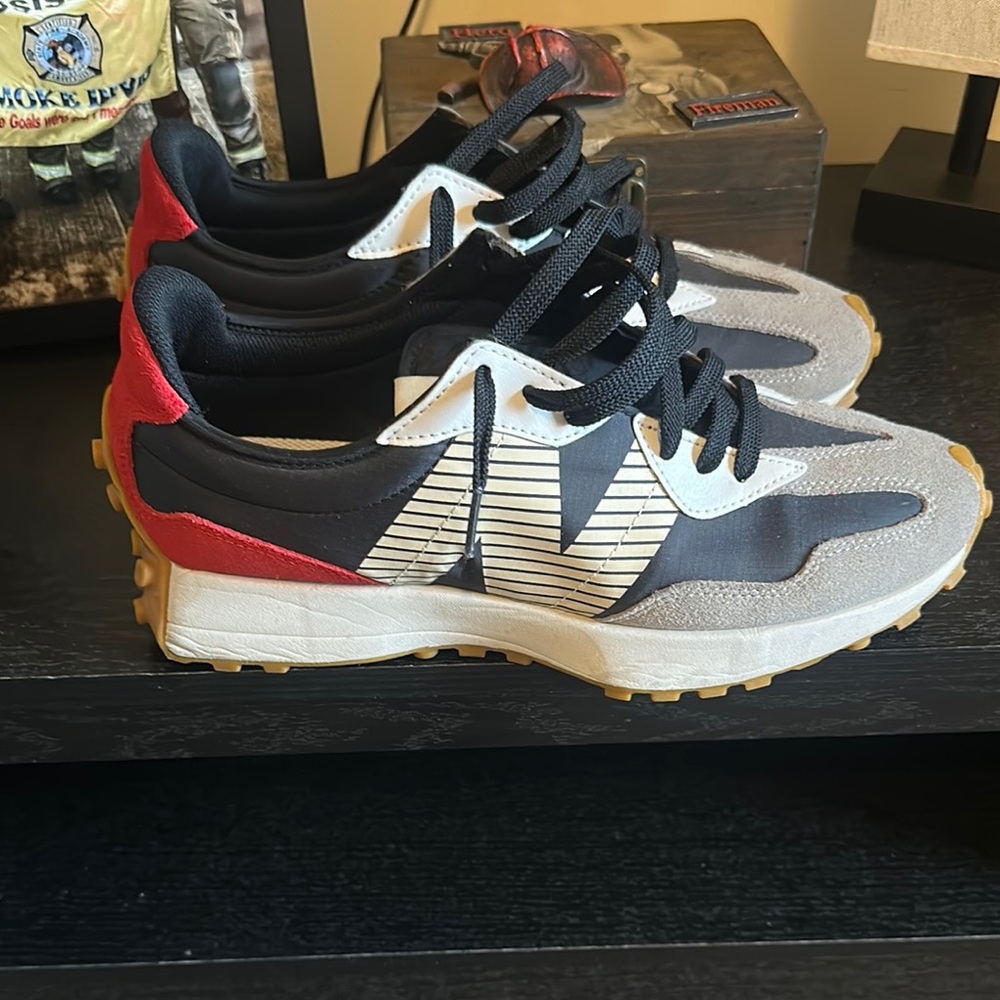 New Balance Men's Black and Red Sneakers